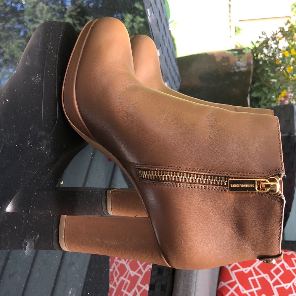 Michael Kors Original Boots. Size 5.5, 5 inch heel